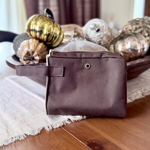 5 for $15 🦋 BVLGARI | Emirates Business Class Toiletry Bag for Men - BAG ONLY